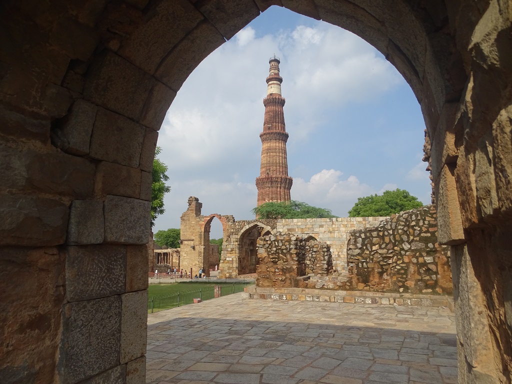 Qutb Minar (Delhi, India) - Photo 11